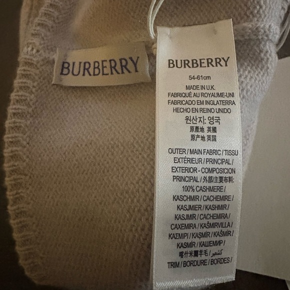 Burberry 100% Cashmere Beanie Hat NWT - Picture 5 of 6
